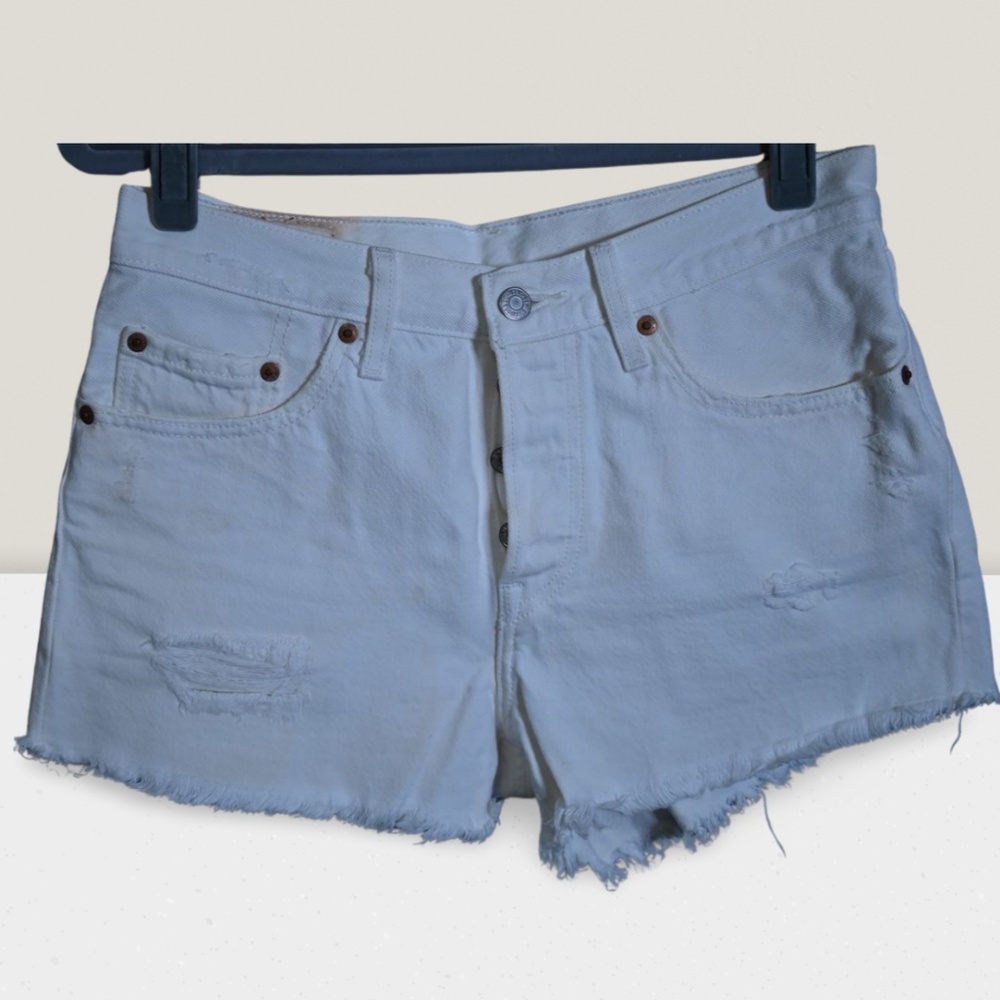 White Levi’s 501 Cut-Off Shorts – Vintage Used Look